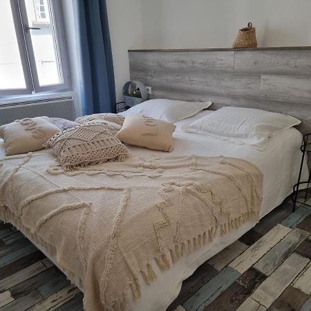 L'Atrium Panzió Piégut-Pluviers Kültér fotó